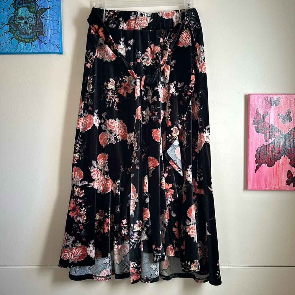 Velvet Floral Skirt with Ruffle